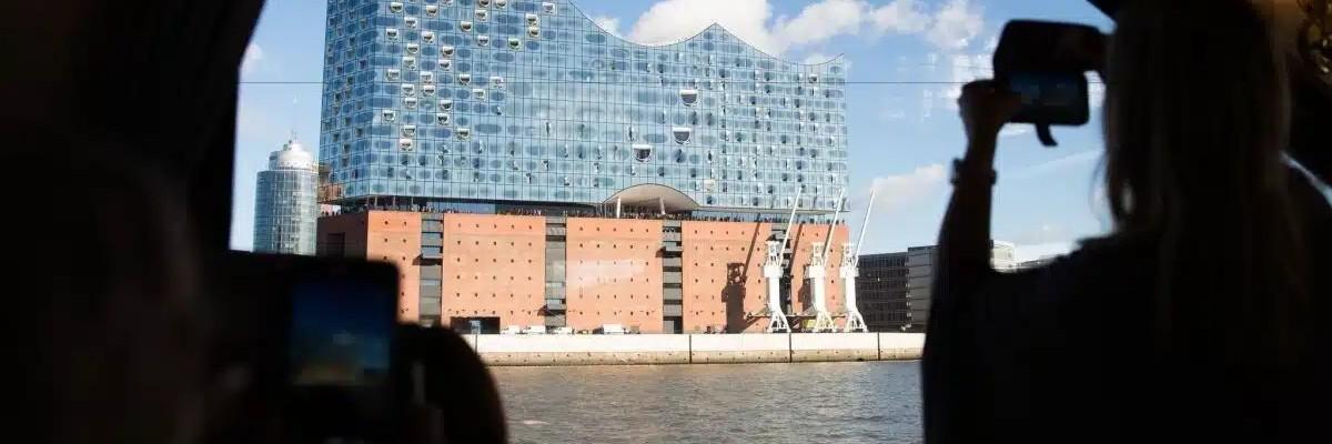 how to reach Elbphilharmonie New
