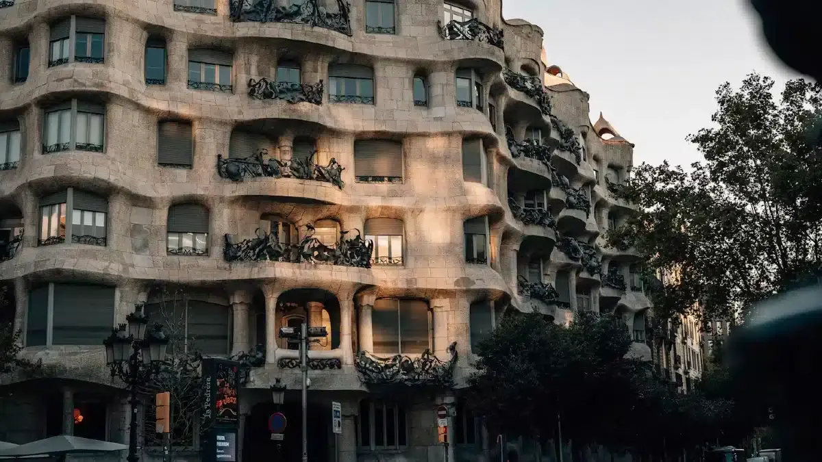 10 Facts about Casa Batllo