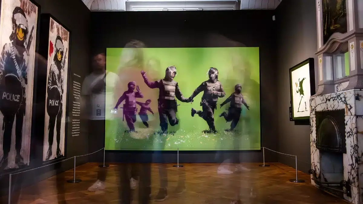 Banksy’s Works|Warhol Icons|Laugh Now (2005)