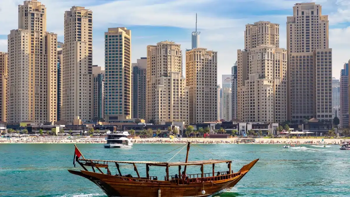 Dubai Cruise Vessels Types|Turkish yacht|Yacht luxurious|Speedboat|wooden Dubai cruise vessel|boat commonly found in Dubai