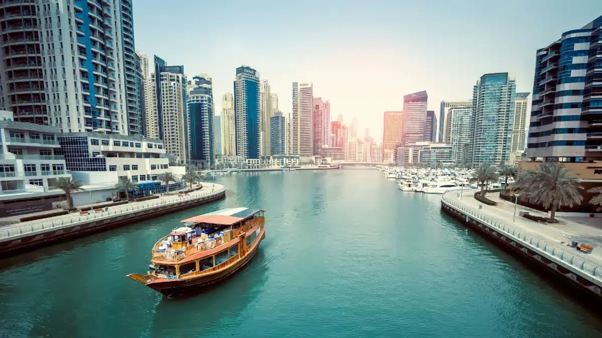 Dubai Cruise||Best Cruise in Dubai|BBQ with Breakfast|Dinner Cruise in a Traditional Boat