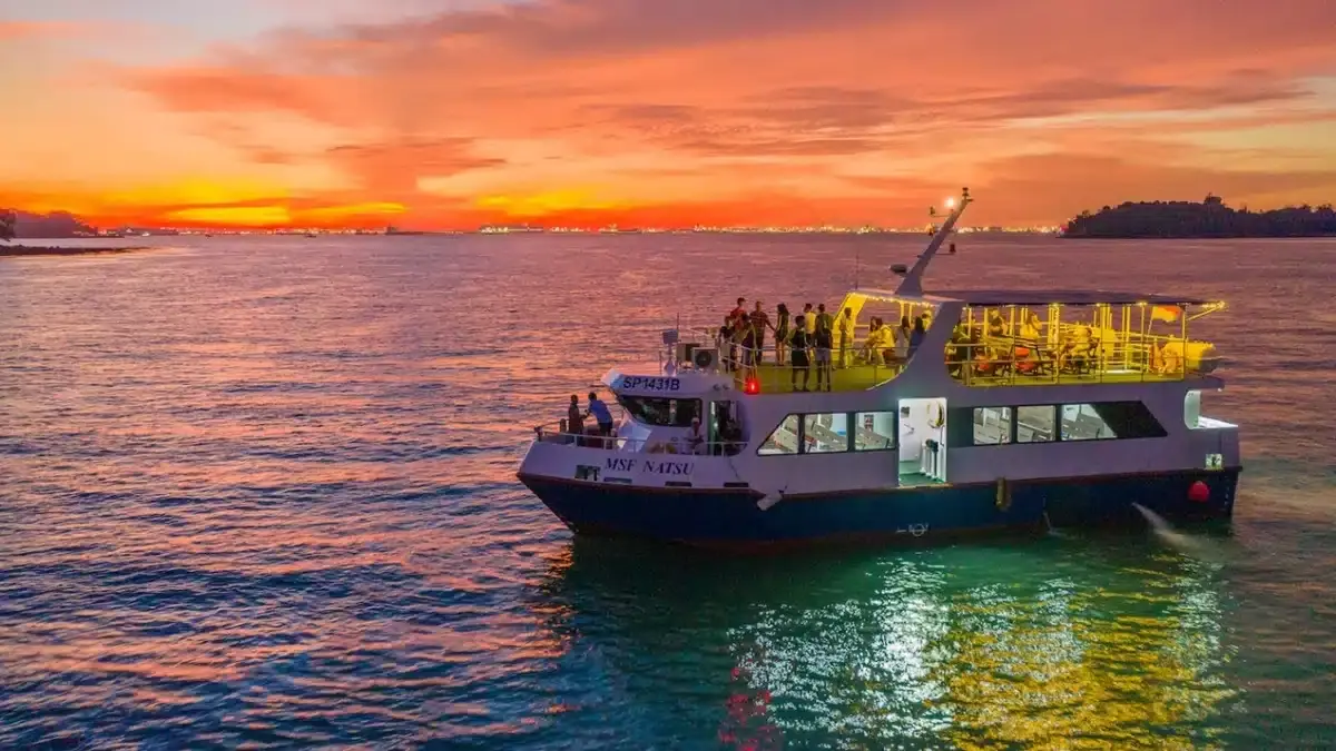 Dubai Sunset High Tea Cruise