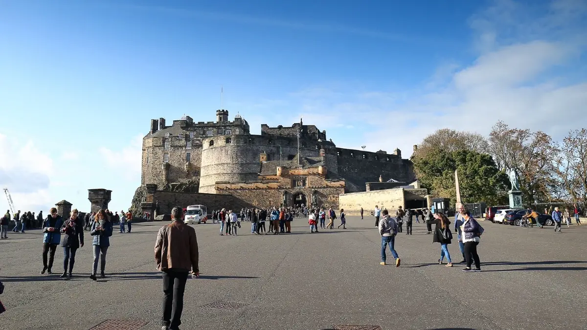 Edinburgh Castle tips