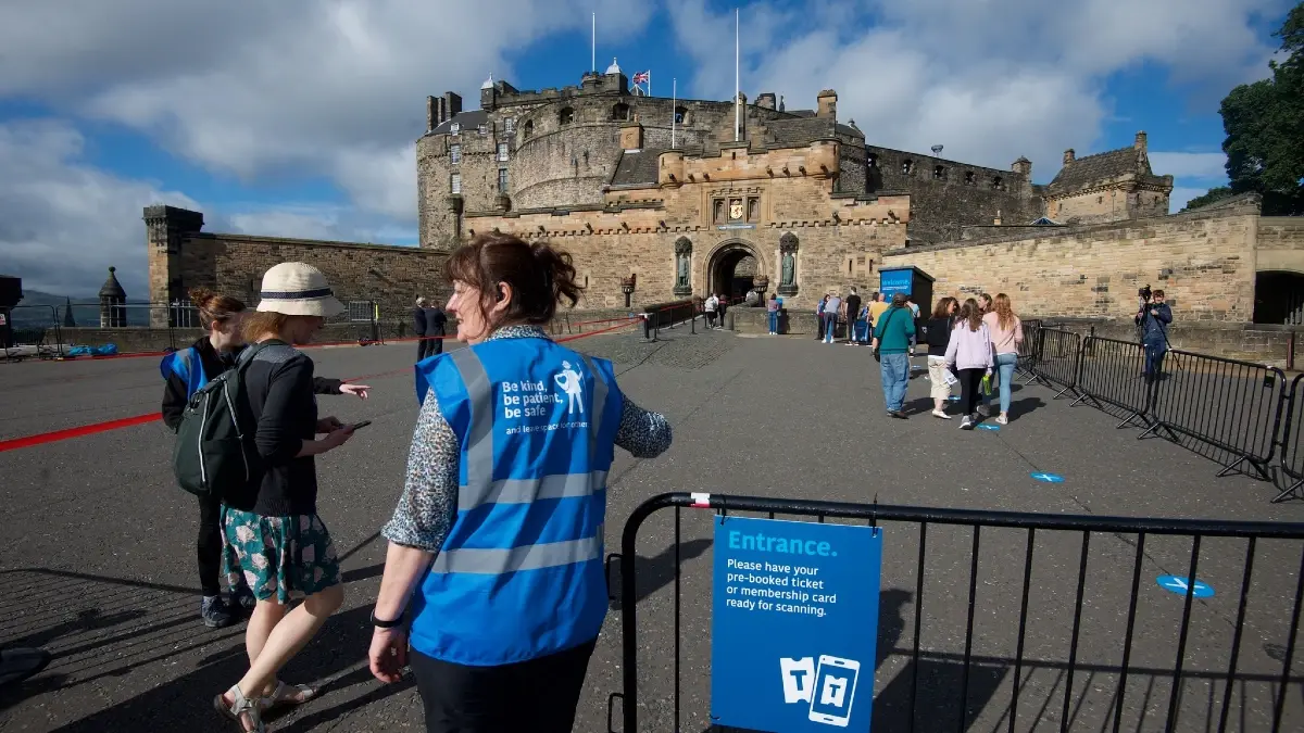 Edinburgh castle how to reach