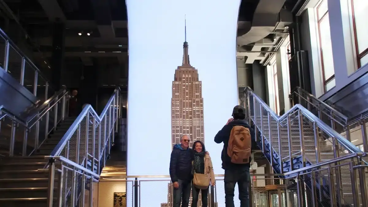 Empire State Building How Ton Reach
