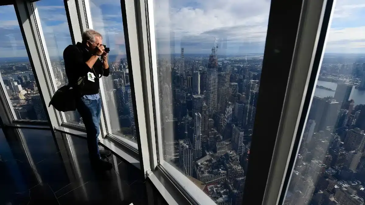 Empire State Building observation deck|