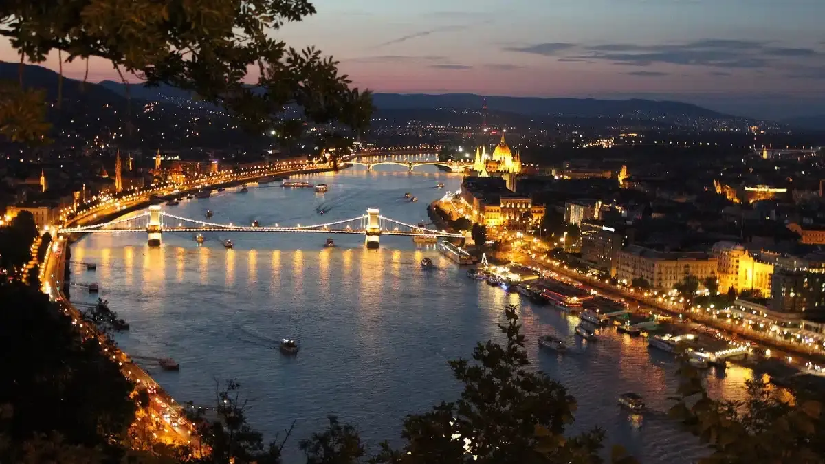 Evening Cruise 1|Evening cruises|1 hour evening sightseeing cruise with drink|Evening cruise including drinks and live music|Evening cruise including drinks and live music|Evening sightseeing cruise and unlimited prosecco|Evening sightseeing cruise and unlimited prosecco