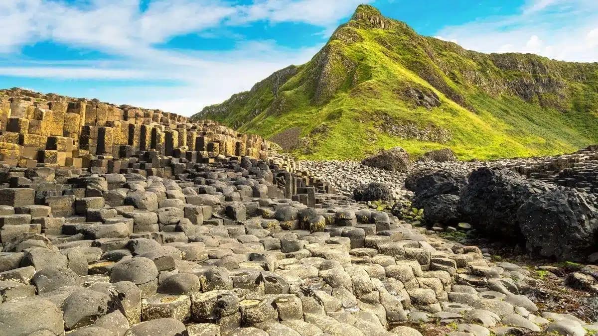 Game-of-throne-location|Carnlough and Cushendun Caves|Larrybane Quarry and Carrick-a-Rede|Grjótagjá