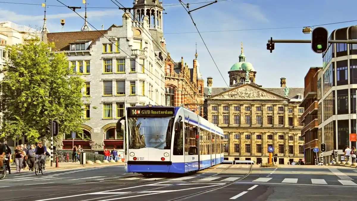 How to reach Moco Museum|How to reach Moco Museum by Tram|How to reach Moco Museum by Bike|Directions to the Moco Museum Amsterdam|How to reach Moco Museum by Metro