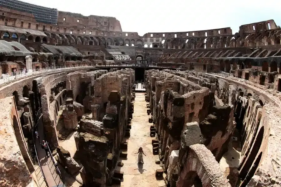 The-Colosseum-Tickets-Interior.webp