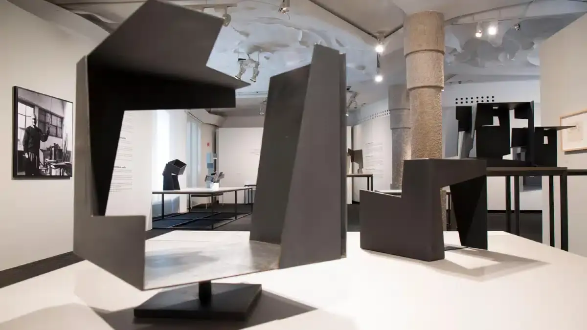 The La Pedrera Exhibition|||Casa Mila Ongoing Exhibitions|Casa Mila Upcoming Exhibitions|Barbara Hepworth and Her Contemporaries Modern Sculpture