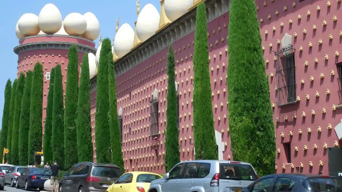 Tips to Visit Dali Museum Figueres|Buy Dali Museum Tickets Online |Take Your Time to Explore |Photography Inside the Museum|Gala Dalí Castle