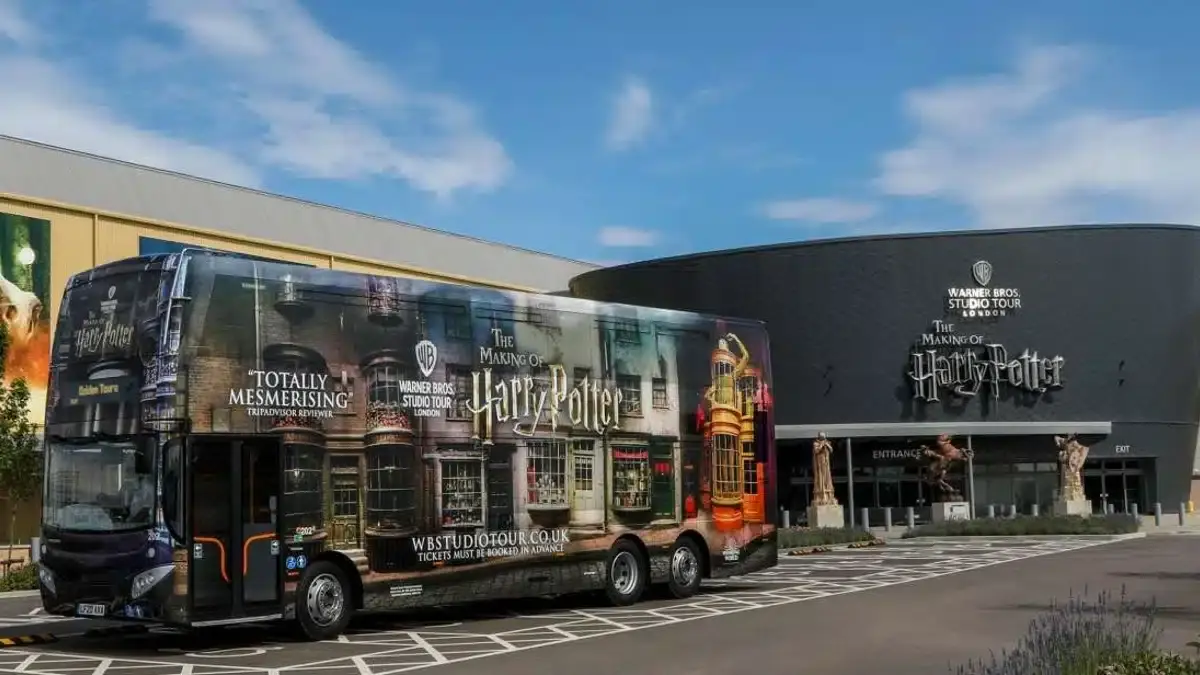 Transfer Ticket Roundtrip|Warner Bros. Studio Tour from King’s Cross|||Warner Bros. Studio Tour with Bus Transfers|Warner Bros. Studio Tour from King’s Cross|Small-Group|Harry Potter Family