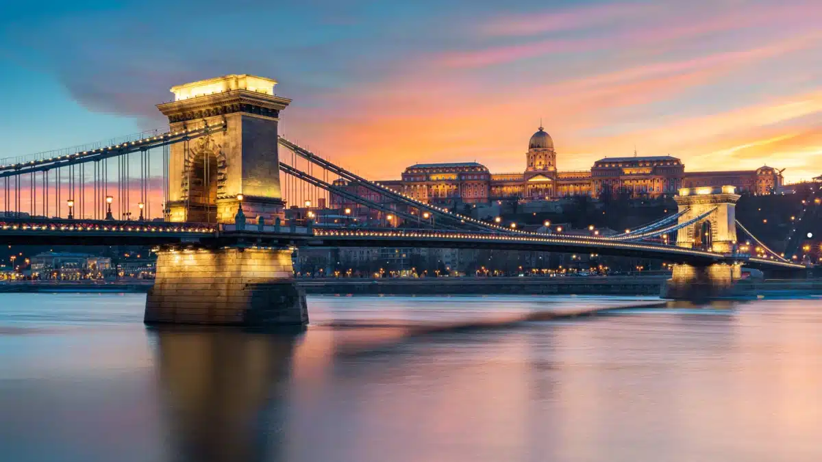 Which cruise is best for|Danube River cruise duration|Danube River cruise starting and endpoint|Danube River cruise with other activities|Audio guide|Individual vs. Group