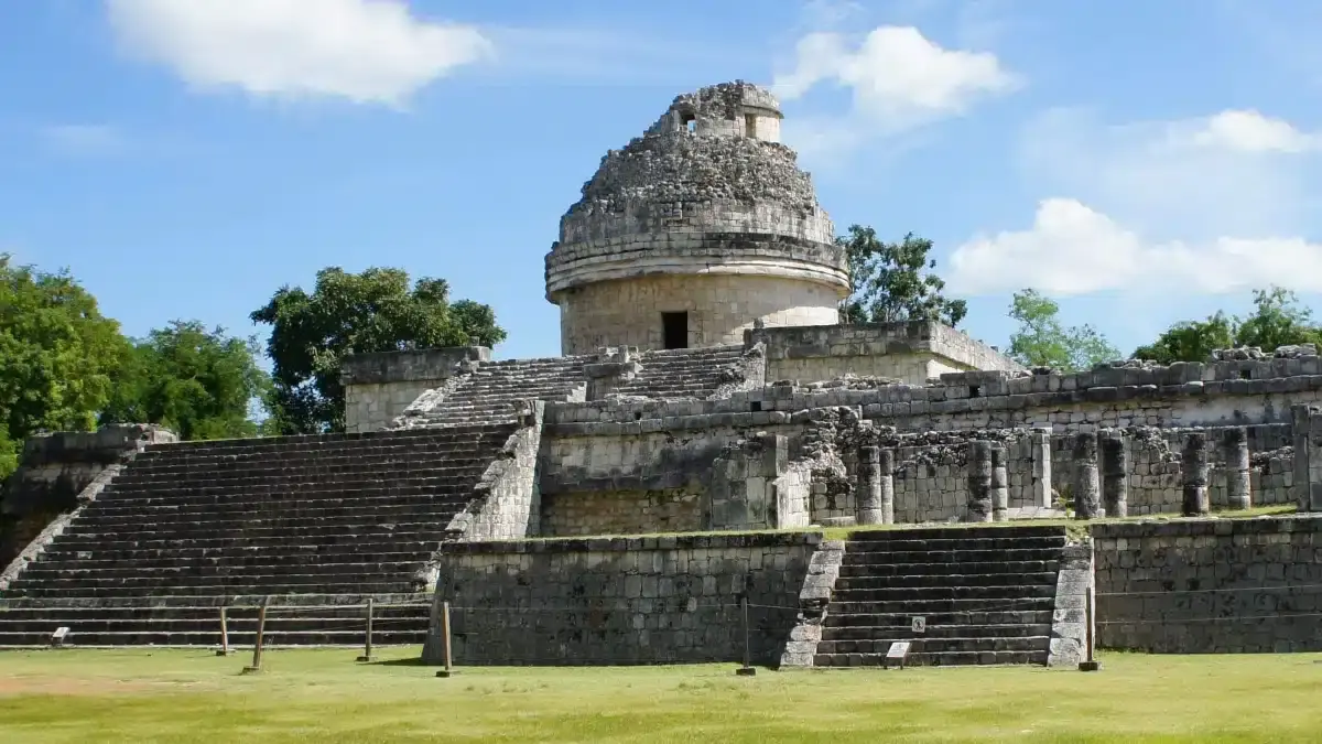 chichen itza ruins|