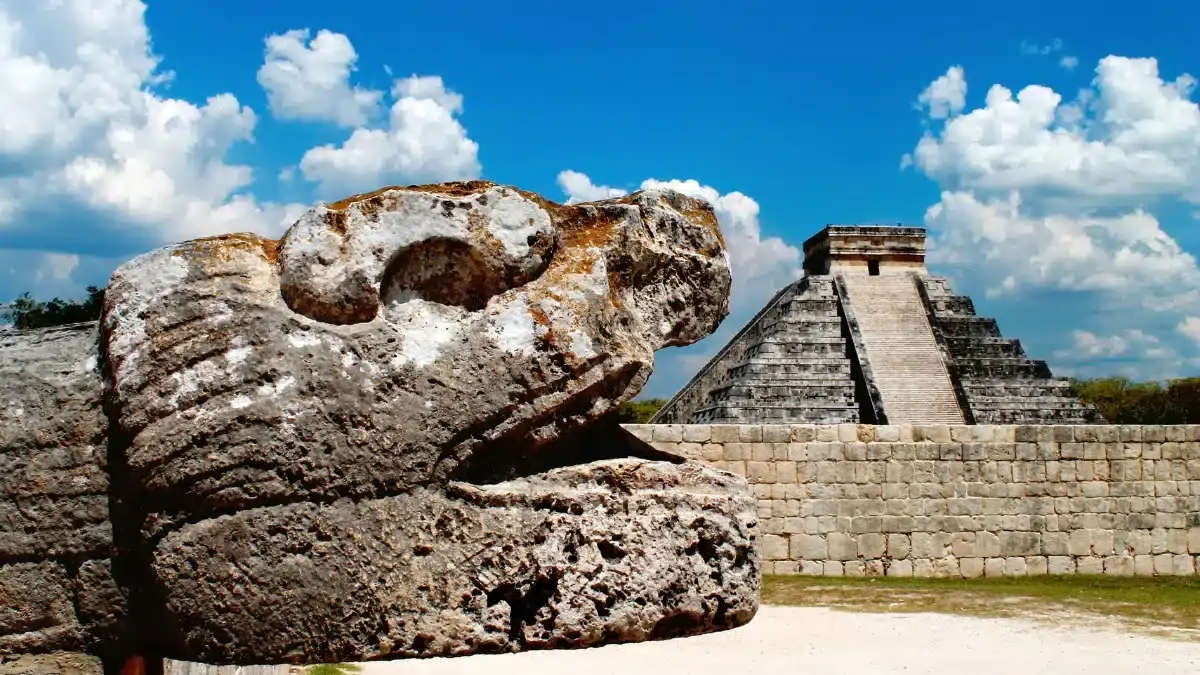 facts about chichen itza||