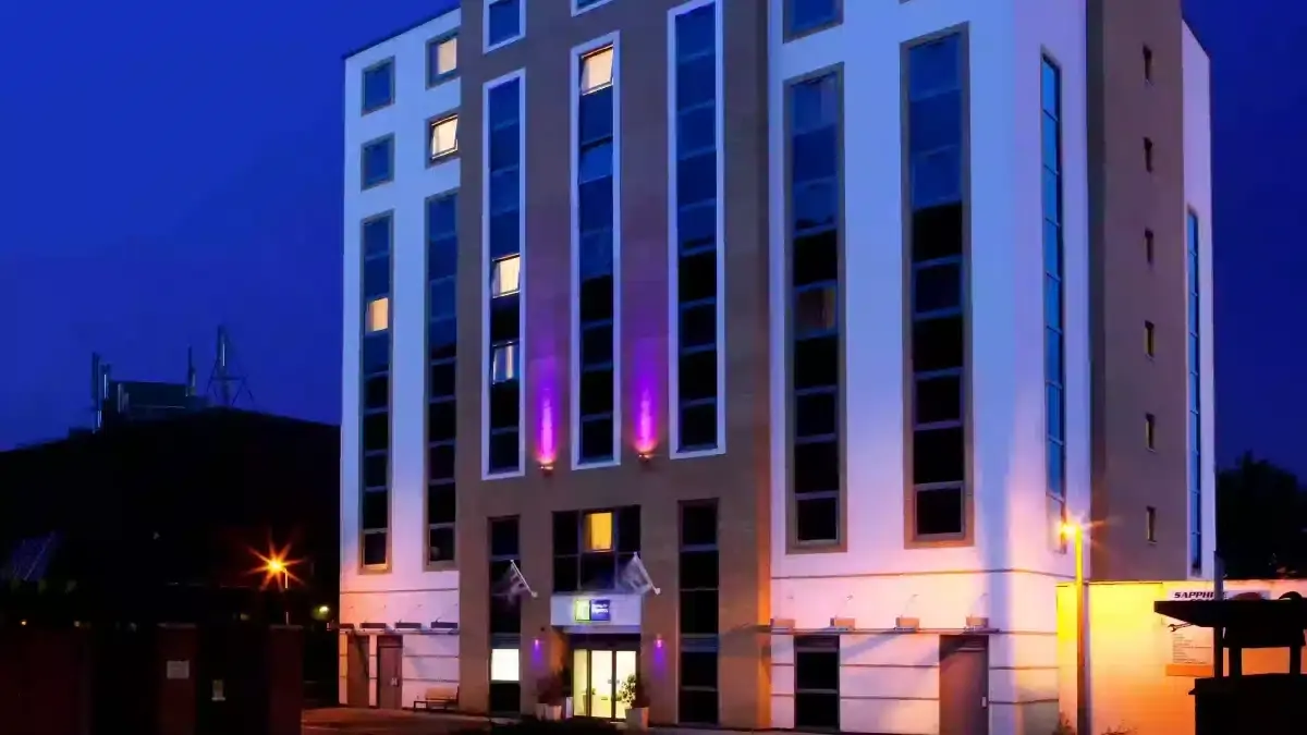 hotels near harry potter world|Leonardo Hotel|Sadie by Best Western Luton|Holiday Inn Express Hemel Hempstead|Hilton Watford|The Grove|Village Watford|Doubletree by Hilton Elstree Hotel
