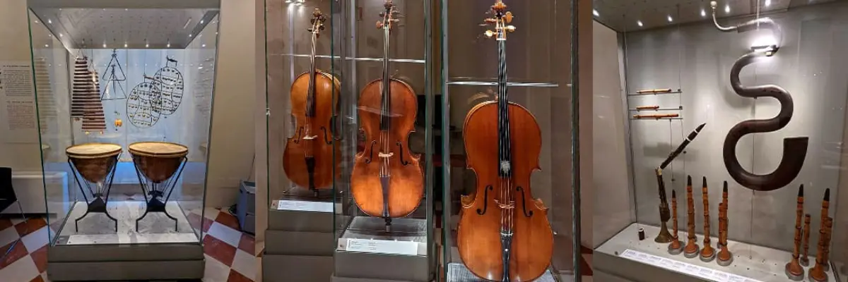 Hall of Musical Instruments at Accademia Gallery!