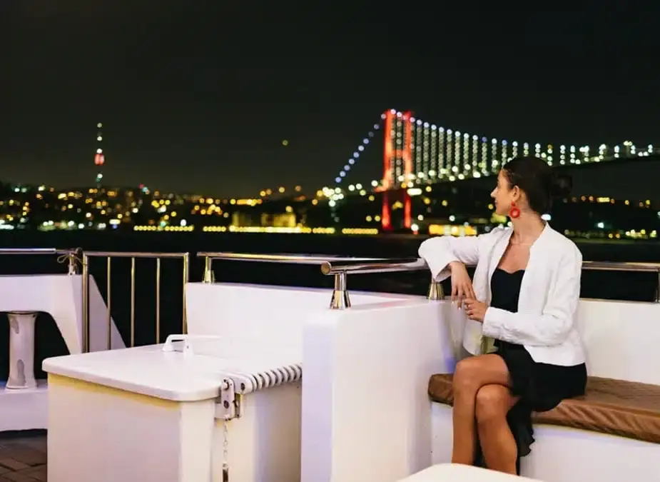 Private Bosphorus Cruise for 5 People Istanbul in a Day!
