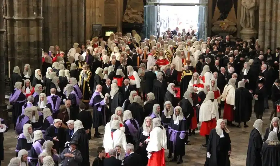 Westminster Abbey dress code FI|Westminster Abbey dress code
