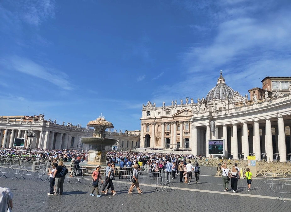 Take a walk around St. Peter’s Square