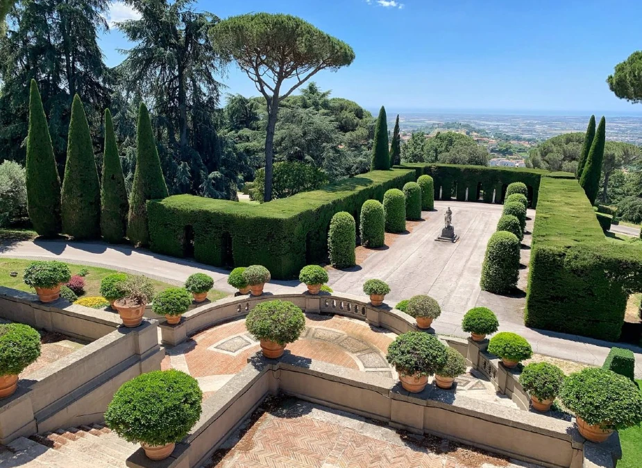 Visit Castel Gandolfo