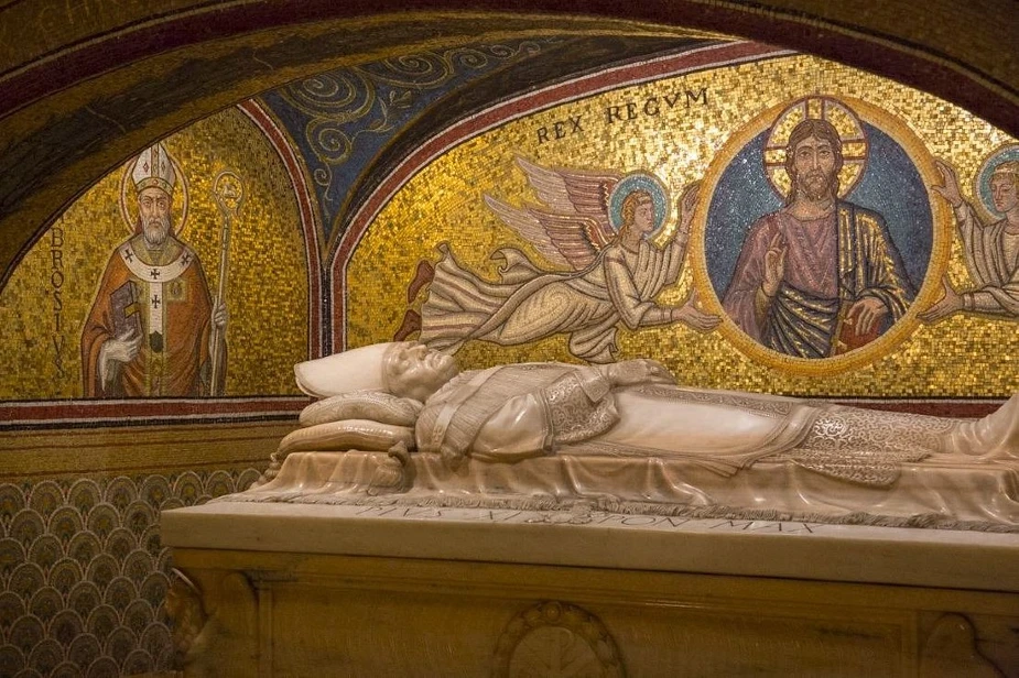 Visit the Vatican Grottoes Vatican Caves