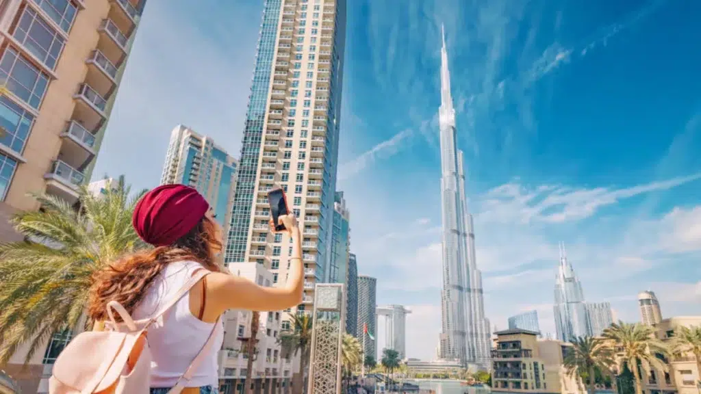 Exactly what is on the middle floors of Burj Khalifa