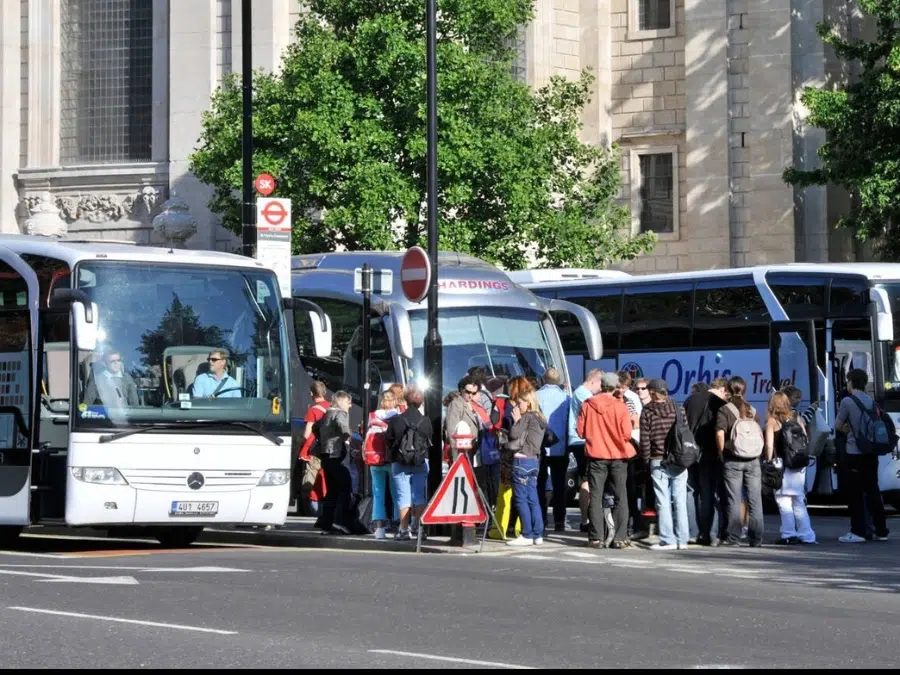 How to get to st paul’s Cathedral by Coach