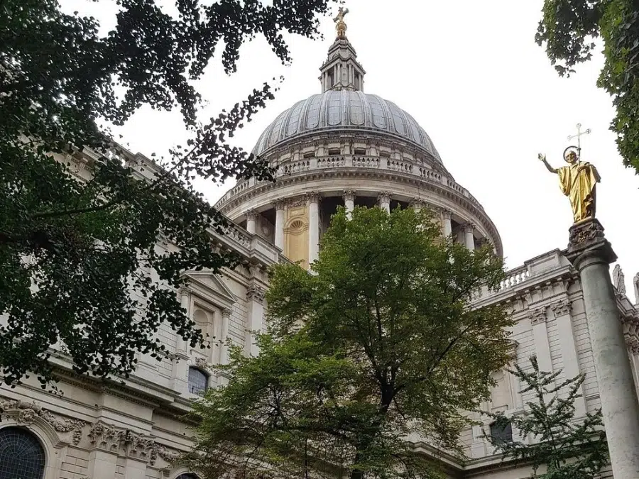St Paul’s Cathedral Exterior & Churchyard