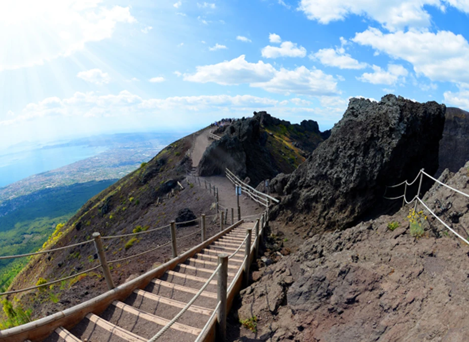  Hike Mount Vesuvius
