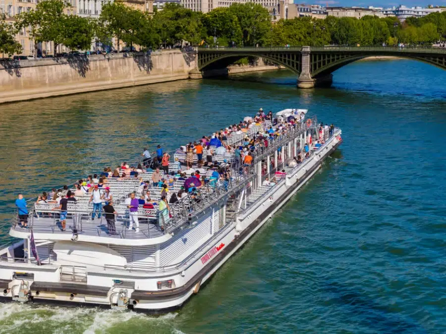 Lundrimi në lumin Seine nga Bateaux Mouches