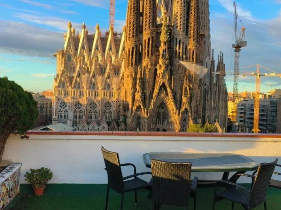 Absolute Sagrada Familia by Gaudí's Nest