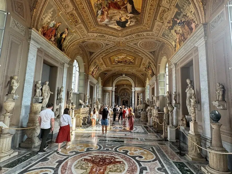 Best Time to Visit the Sistine Chapel