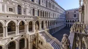 Courtyard & Giant staircase|||