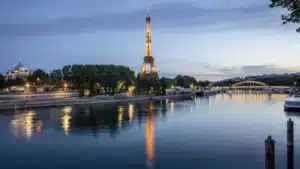Eiffel tower tour and cruise at night|Cruise on the Seine and Eiffel Tower