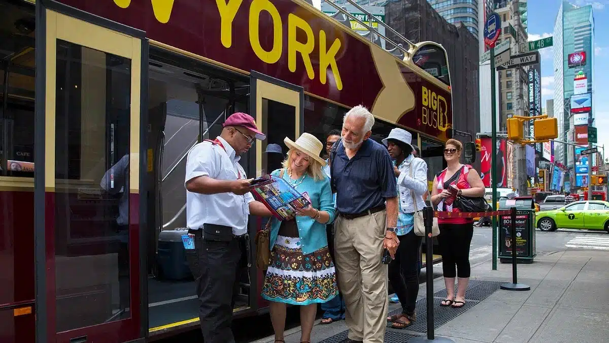New York City Bus tours|Best New York City Bus Tours|Contrasts and Color bus tour of Bronz