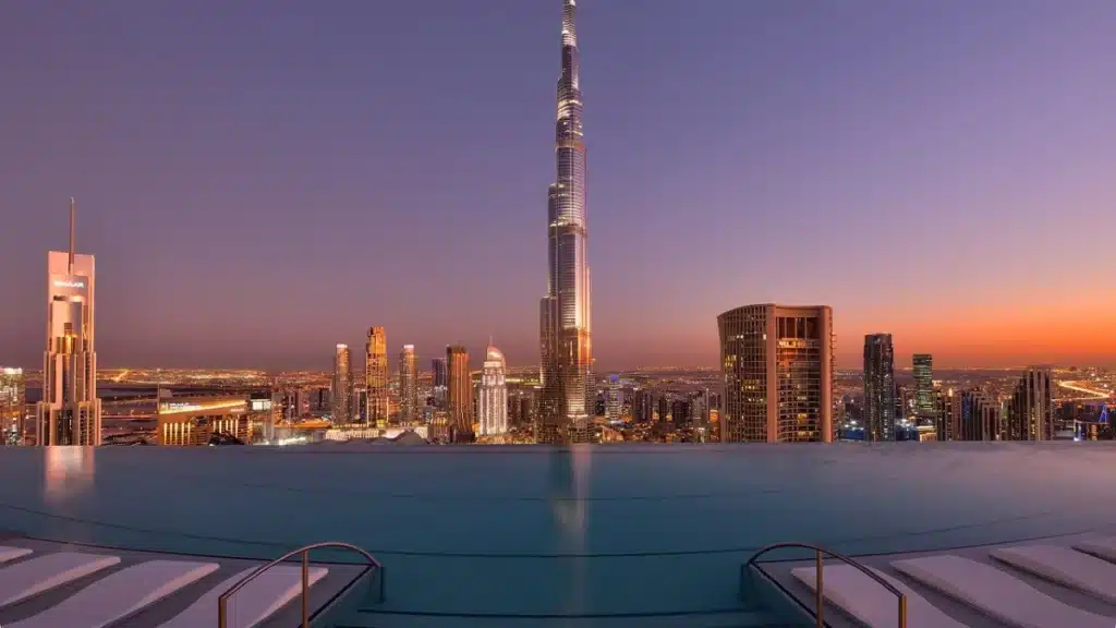 Sky View Infinity Pool||CÉ LA VI||Sky View Infinity Pool|Amelia Restaurant and Lounge|Amelia Restaurant and Lounge|CÉ LA VI