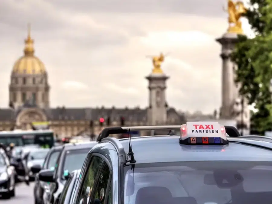 Taxi or Uber from Paris to Versailles