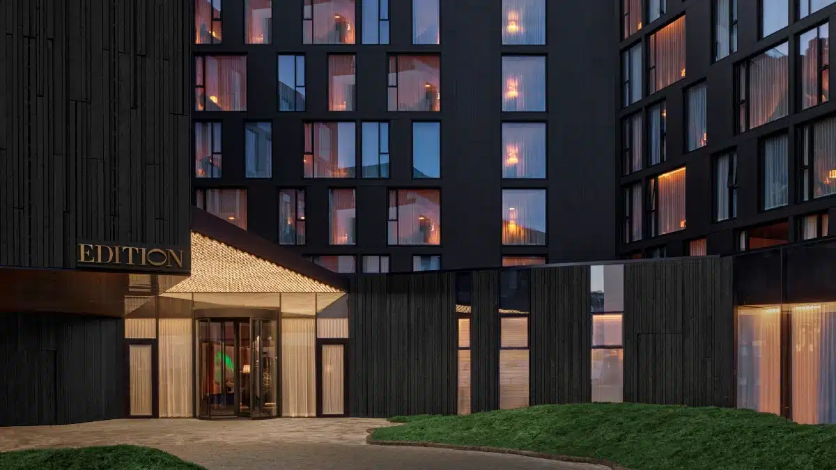 Top-5-Hotels-Near-Sky-Lagoon-Iceland|The Reykjavik EDITION|Eyja Guldsmeden Hotel