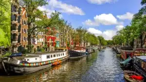 best time for canal cruise amsterdam
