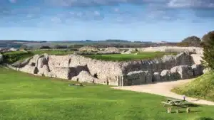 things to do nearby stonehenge||Windsor Castle|Paultons Park