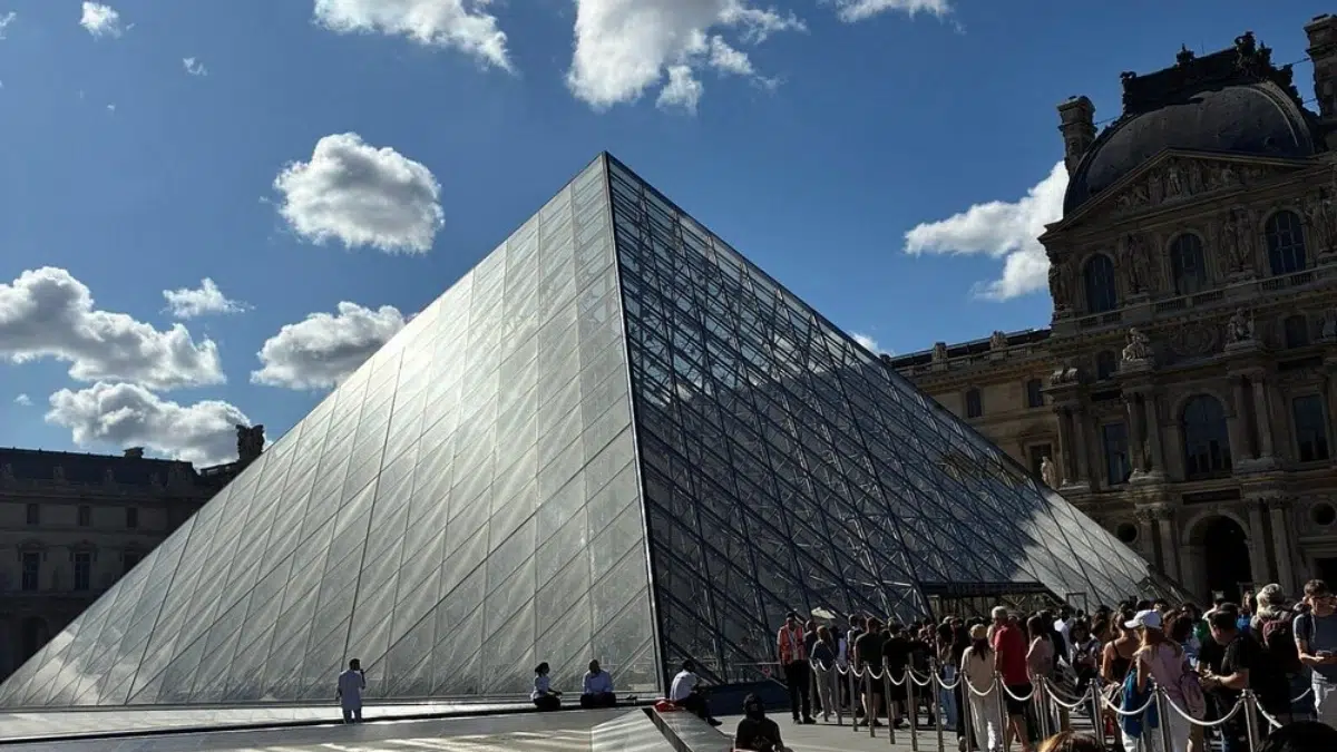 Louvre Museum Timed-Entrance Tickets