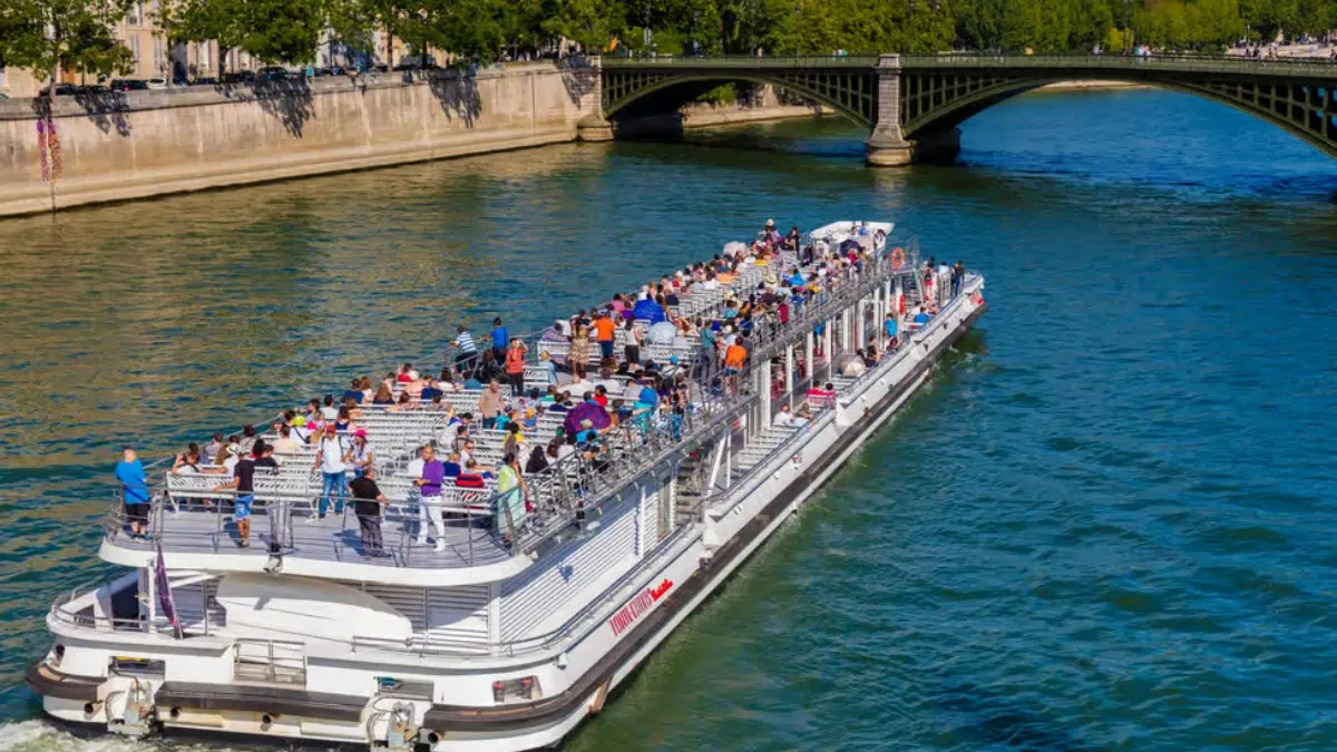 Seine River Cruises av Bateaux Parisiens