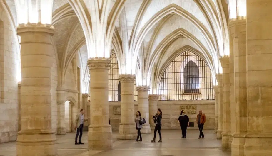Private tour of Sainte Chapelle Conciergerie