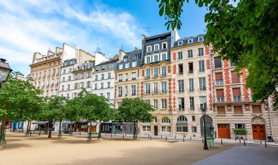 best time to visit place dauphine