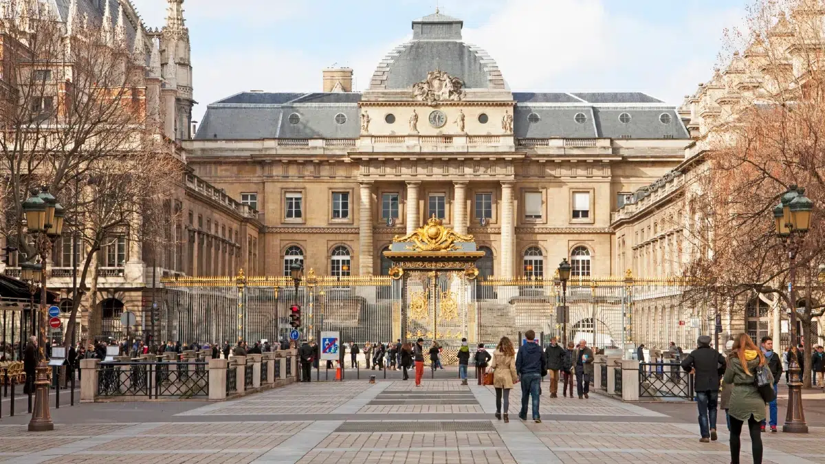 paris churches walking tour