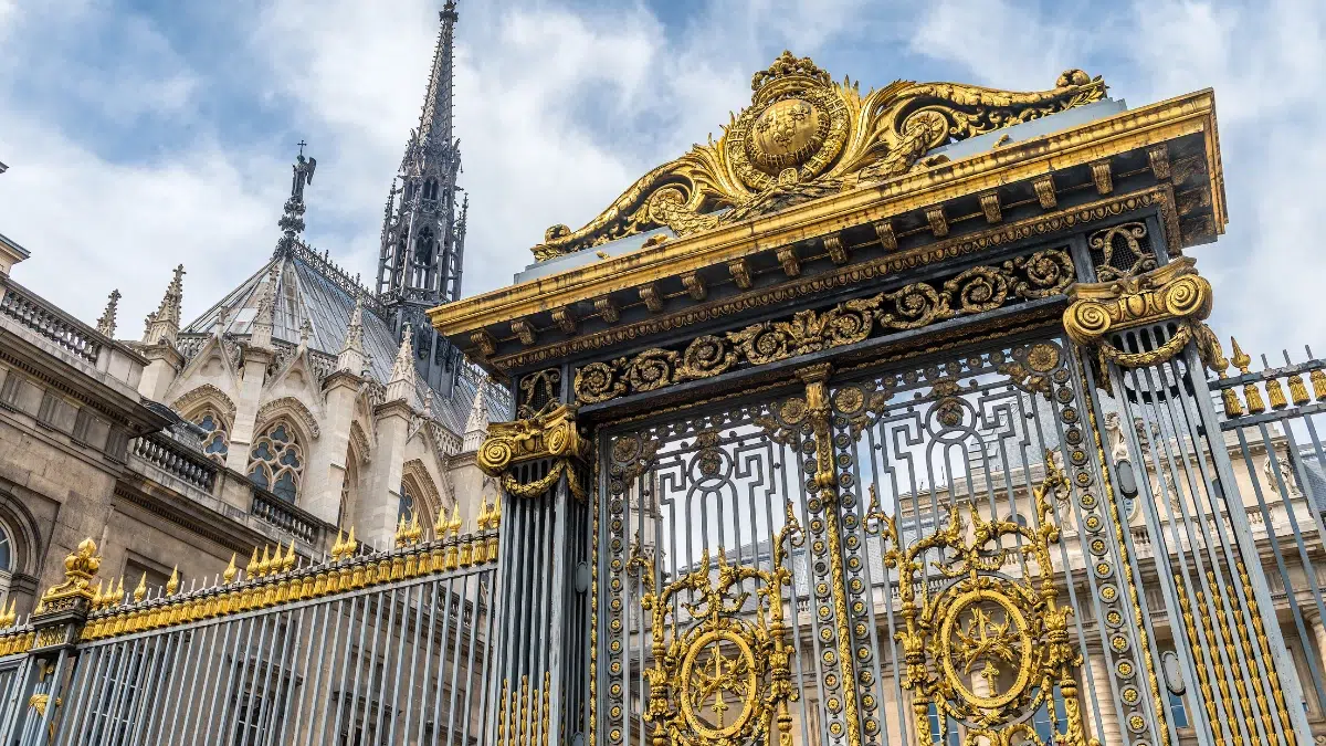 sainte chapelle opening hour